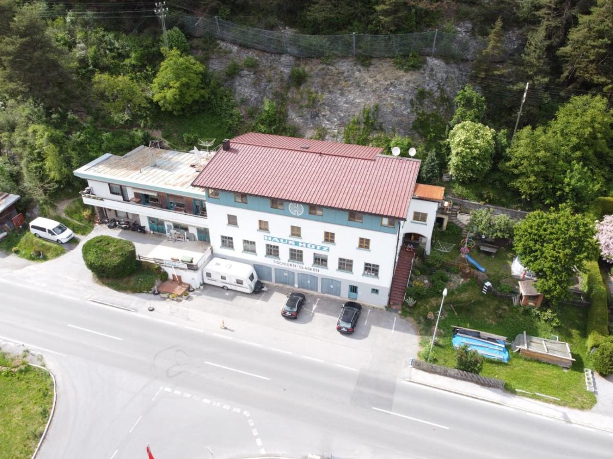 Haus Hotz Apartment Ландек Екстериор снимка