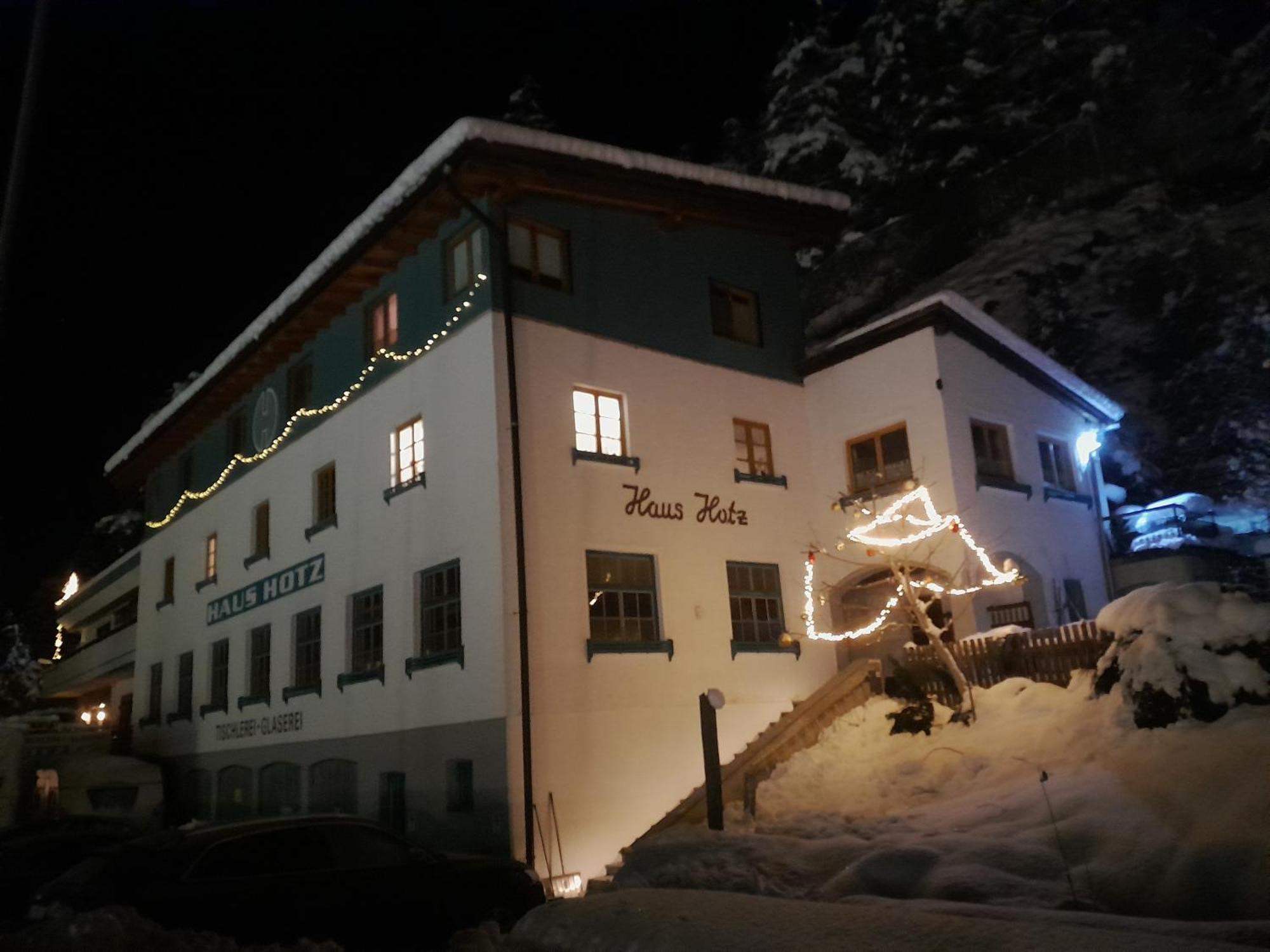 Haus Hotz Apartment Ландек Екстериор снимка